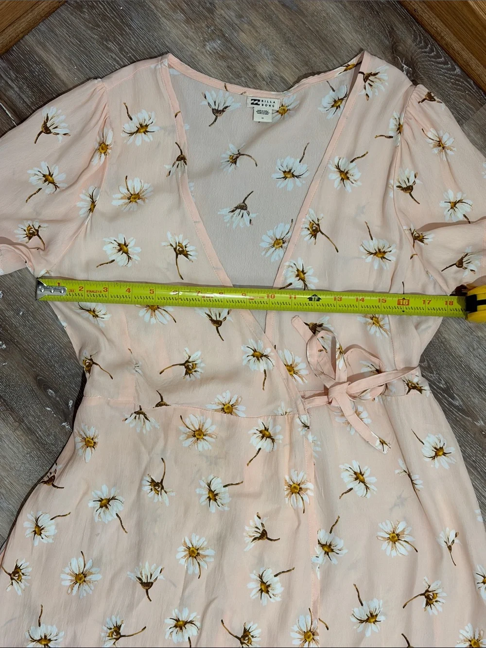 NWT Billabong Women's Feelin Peachy Dress Size 10 / M Daisy Print Girly Flirty